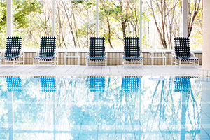 プール付き宿で楽しむ家族旅行