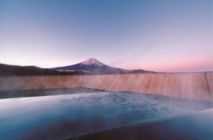 ホテル鐘山苑