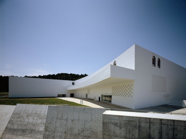 青森県立美術館