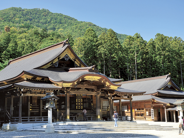 彌彦神社