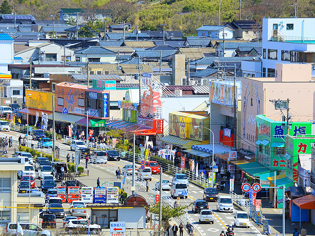 寺泊魚の市場通り(魚のアメ横)