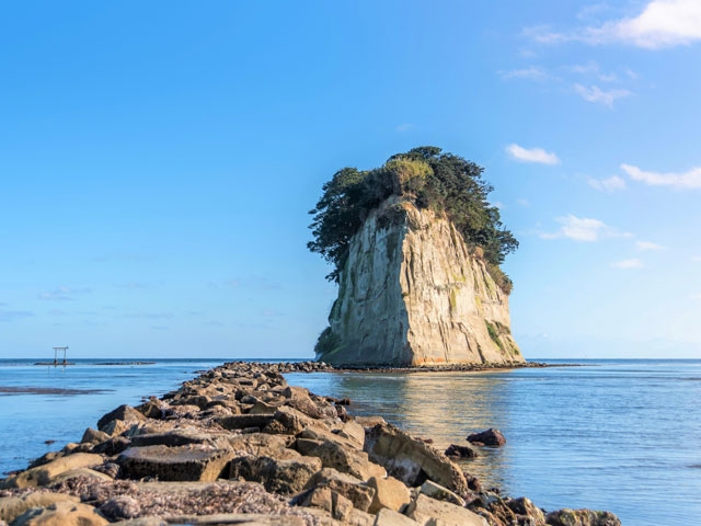 見附島