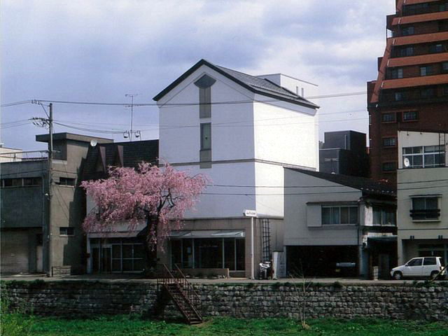 深沢紅子野の花美術館