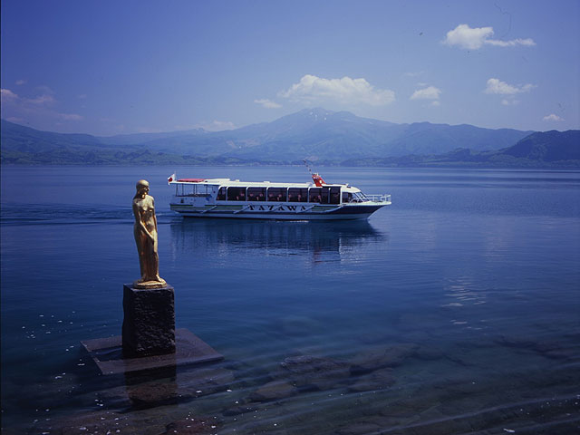 田沢湖遊覧船