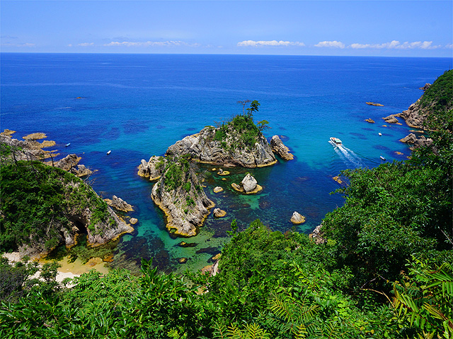 山陰海岸国立公園浦富海岸島めぐり遊覧船