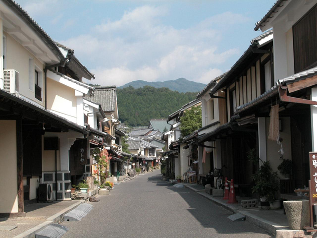 八日市・護国の町並み