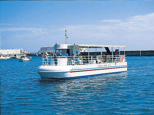 半潜水型水中展望船さたでい号