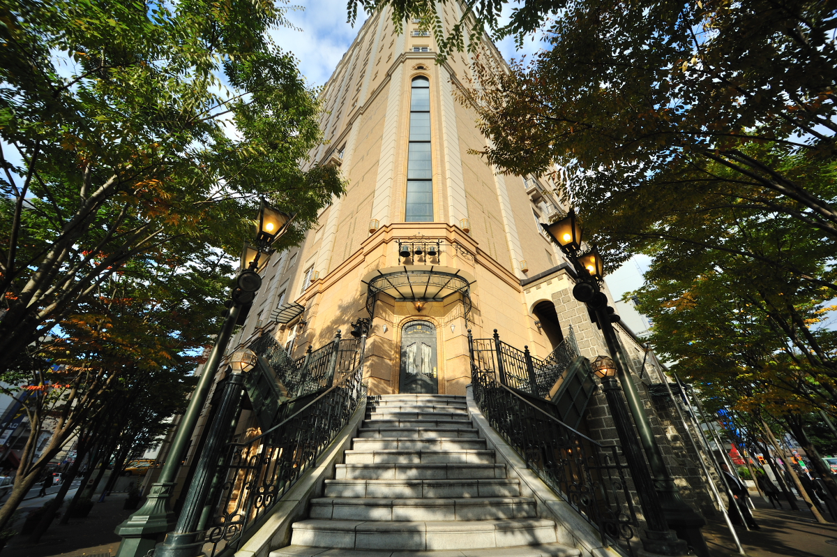 ホテル モントレ 仙台の外階段