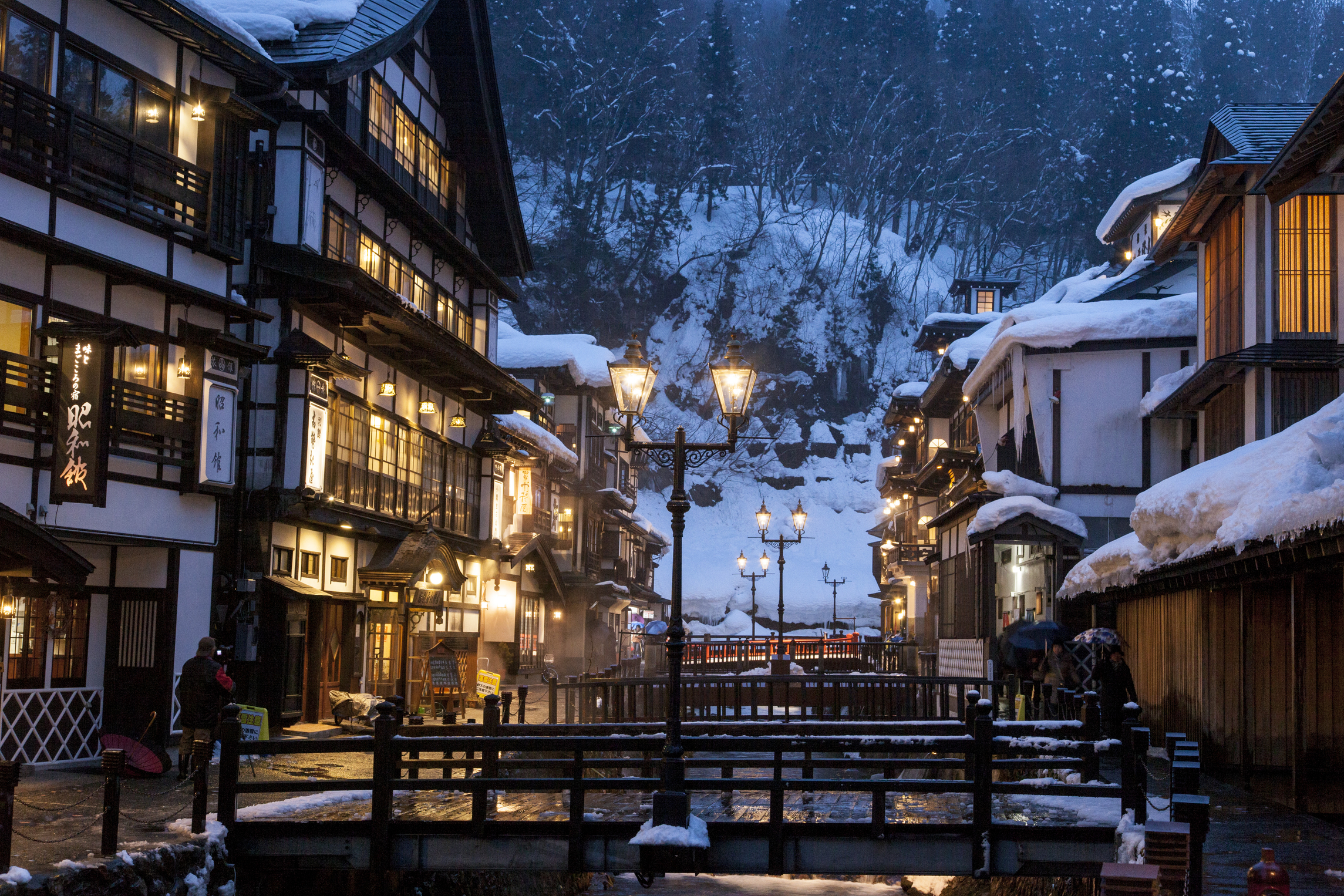 イメージ：冬の銀山温泉