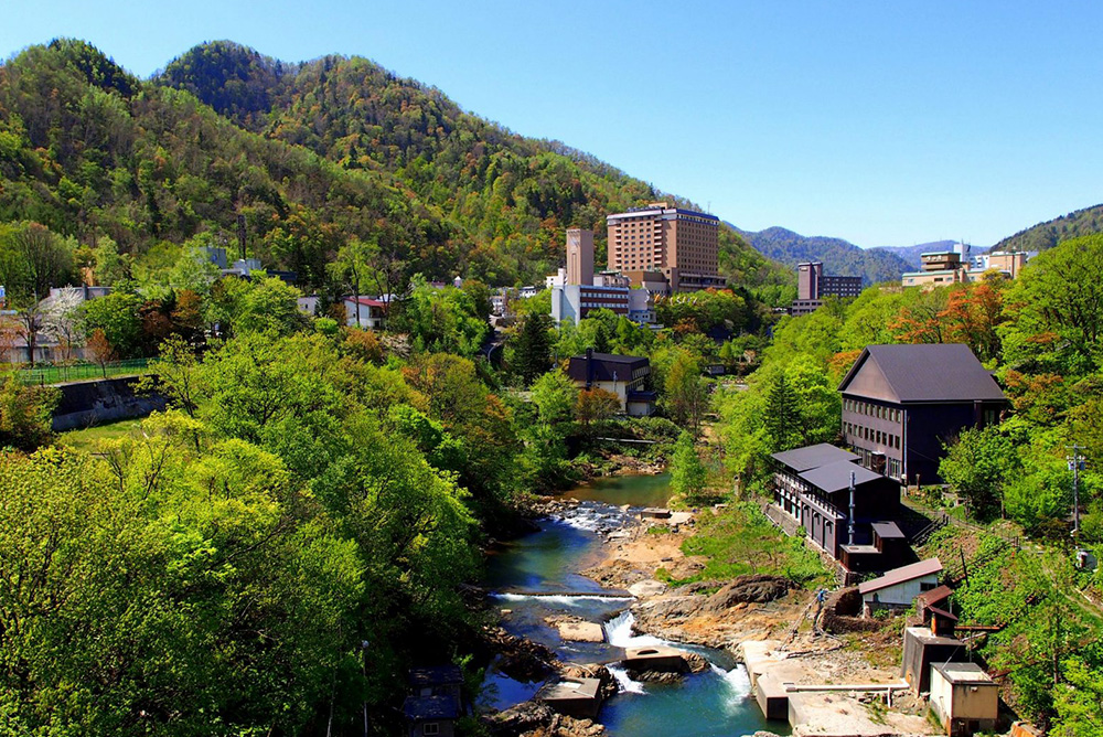 札幌の定山渓山間風景