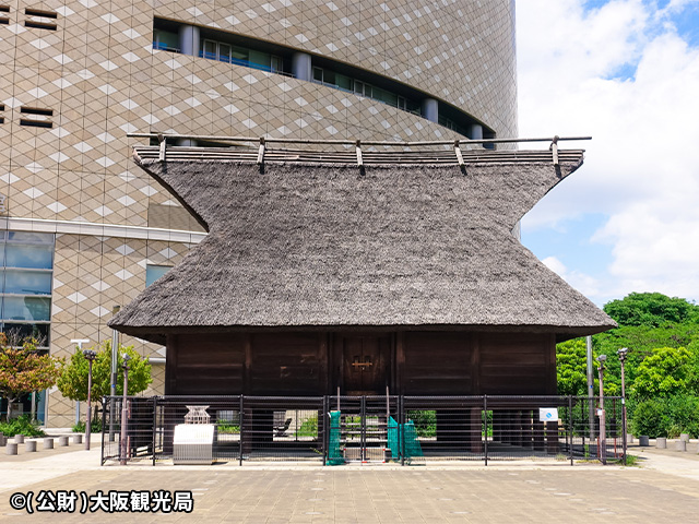 大阪歴史博物館入口の法円坂遺跡